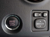 キーは鞄やポケットに入れたままでラクチン始動、スマートエントリーシステムを装備してます。
