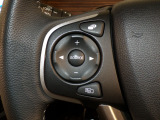 【ステアリングリモコン】ステアリングにオーディオ調節可能なスイッチが装備されていますので運転中でも視線をそらさずにオーディオの調節が可能です!