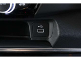 スマートフォンなどの音楽再生が可能なUSB接続ジャック装備車両です♪♪♪