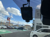 ドラレコ(前後カメラ)。万が一の場合に心強いです