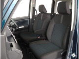 長時間の運転も疲れにくいフロントシート!体をしっかり支えてくれて運転がしやすい形状です!