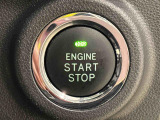 電子カードキーを携帯していれば、ボタンを押すだけでエンジンの始動がスマートに行えます。