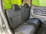 後部座席も気になるようなキズ・汚れやへたり等、大きなダメージはなく、良好な状態です。