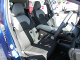 運転席は広くゆったりとした空間です。