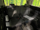 3列目シートはもちろん状態良好☆大人でもゆったりと座って頂けますので、大人数でのお出かけもラクラクです♪ご家族で、気の知れた仲間で、ドライブに行くのが楽しみですね♪