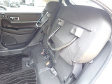 ◆チップアップ&ダイブダウン機構付【ULTR SEAT】は後席座面を左右分割で跳ね上げることができます。トランクで積載できない背の高い荷物をラクラク収納できます。ホンダ車ならではの人気装備です。