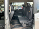 後部座席もゆったりくつろげます