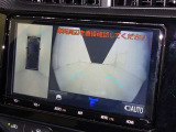パノラミックビューモニターシステムが付いているので車の上から見た映像が確認できますよ。 一目で車両周辺の情報を確認できますが、直接安全をご確認下さい。