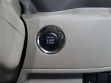 スマートキー装備車なので、キーを取り出さなくてもエンジン始動が可能です。