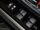 電動格納式ドアミラー・パワーウインドウを装備しています。