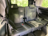 3列目シートはもちろん状態良好☆大人でもゆったりと座って頂けますので、大人数でのお出かけもラクラクです♪ご家族で、気の知れた仲間で、ドライブに行くのが楽しみですね♪