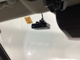 ドライブレコーダーを装備しており、走行中の映像をしっかり記録します。万が一の際の状況確認に役立つ安心装備です。