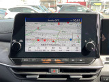 ハンズフリーフォン、VICS(FM多重)、ボイスコマンド、Bluetooth対応、USB接続、HDMI接続、Apple CarPlay ・ Android Auto 連携機能、AM/FMラジオ、NissanConnect サービス対応、iPod対応