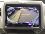 【リアカメラ】運転が苦手な方も車庫入れラクラクです!ギアをリバースに入れれば自動的にモニターが切り換わりますので、面倒な操作は不要です。狭い駐車場もお車を傷つけず安心です!