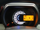 とっても見やすいメーターです。夜間時はラグジュアリーな気分にさせてくれる照明が魅力ですので、夜のドライブも楽しみになりますよ♪