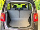 普段のお買い物や通勤、送迎等に十分な荷室スペースを確保しております。セカンドシートを倒すと、大きな荷物の積載も可能です♪
