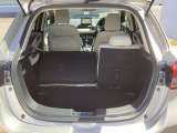後席シートは左右分割で倒れるからこんなに広くなります!大きなお買い物も気にせずできますね!
