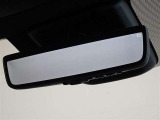 デジタルインナーミラーを装備してます。後部座席の人や大きな荷物で後方の視界を遮られることがありません。