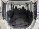 2列目シートを倒すと、大きな荷物の積載も可能です