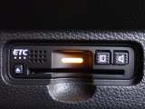 ■【ETC車載器】が装備されています。セットアップをしてお渡しとなり、ETCカードを差し込むだけで高速道路の利用が可能です。