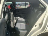 後部座席もゆったりくつろげます