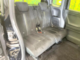 後部座席も気になるようなキズ・汚れやへたり等、大きなダメージはなく、良好な状態です。