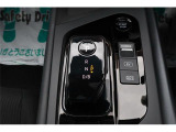 シフト操作がしやすく快適なドライブをお楽しみいただけます。