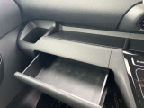 収納スペースもしっかりとあるので、車内を綺麗に保つことができます!