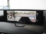 360&deg;ビューモニターを搭載しています。パーキングセンサーと合せてお使いいただくことで、安全、安心にお車の取り回しを行っていただけます。