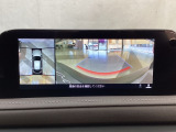 狭い場所での駐車やすれ違いなどでより的確な運転操作に役立つ360&deg;ビューモニターが装備されています。