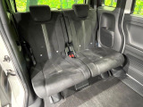 後部座席も気になるようなキズ・汚れやへたり等、大きなダメージはなく、良好な状態です。