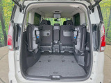 後席を格納すると、これだけの広さが!シーンに合わせたシートアレンジで、大きな荷物も積むことが出来ます♪