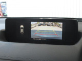 バックカメラも装備されていますので、駐車場での取り回しも安心です!バックカメラの映像はナビへと映し出されます。大きな画面で確認ができて安心です!