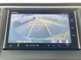 バックモニター付きで、車庫入れやバック時の後方確認をサポート。