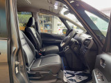 運転席シート廻りは使用感も少なく、良好な状態となっています。丁寧に使われていたことがよくわかりますね。
