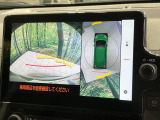【パノラミックビューモニター】専用のカメラにより、上から見下ろしたような視点で360度クルマの周囲を確認することができます☆死角部分も確認しやすく、狭い場所での切り返しや駐車もスムーズに行えます。
