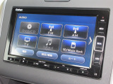ナビゲーションはギャザズメモリーナビ(VXM-214VFi)を装着しております。AM、FM、CD、DVD再生、Bluetooth、音楽録音再生、フルセグTVがご使用いただけます。