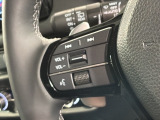 ステアリングにオーディオ操作スイッチが付いています。オーディオ画面に直接タッチしなくても操作が出来ますので、運転に集中できます。