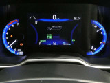 とっても見やすいメーターです。夜間時はラグジュアリーな気分にさせてくれる照明が魅力ですので、夜のドライブも楽しみになりますよ♪