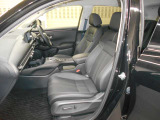 広々使えるベンチシート仕様です。