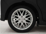 ◆アルミホイール装着車です!これで足元まわりもおしゃれにきまります!