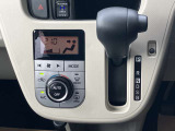 ◆オートエアコン◆車内に取り込む外気をキレイにして、安心おでかけ!操作性と視認性に優れたタッチパネル式です!凹凸が少なく、お掃除が楽にできます!