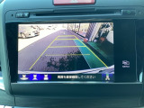 【リアカメラ】運転が苦手な方も車庫入れラクラクです!ギアをリバースに入れれば自動的にモニターが切り換わりますので、面倒な操作は不要です。狭い駐車場もお車を傷つけず安心です!