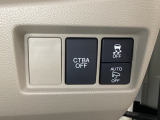 ハンドルの右側には安全装備の、CTBA(シティブレーキアシストシステム)とVSA(ABS+TCS+横滑り抑制)の解除スイッチがついています。