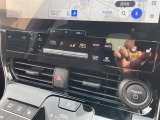 【 オートエアコン 】車内温度を感知して自動で温度調整をしてくれるのでいつでも快適な車内空間を創り上げます。