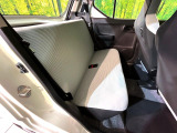 後部座席も気になるようなキズ・汚れやへたり等、大きなダメージはなく、良好な状態です。
