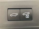バックドアの開閉が電動操作可能。荷物の出し入れもラクラクです。