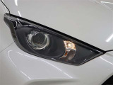 ヘッドライトには「オートマチックハイビームシステム」を搭載。夜間走行時にハイビームで走行可能と判断した場合、ロービームとハイビームを自動的に切り替え、前方視界確保をアシストします。