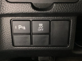 ハンドルの左下にHondaセンシング用の、VSA(ABS+TCS+横滑り抑制)解除スイッチなどがついています。