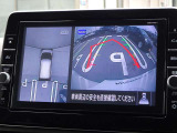 【アラウンドビューモニター&バックモニター】クルマを真上から見下ろしているかのような映像が表示され、周囲の状況がひと目で把握できるので、安心してスマートに駐車できます。駐車が苦手な方にオススメです!